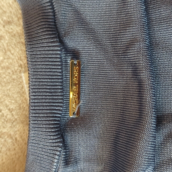 Michael kors dusty blue knit top with detailed sleeves large - Picture 9 of 9